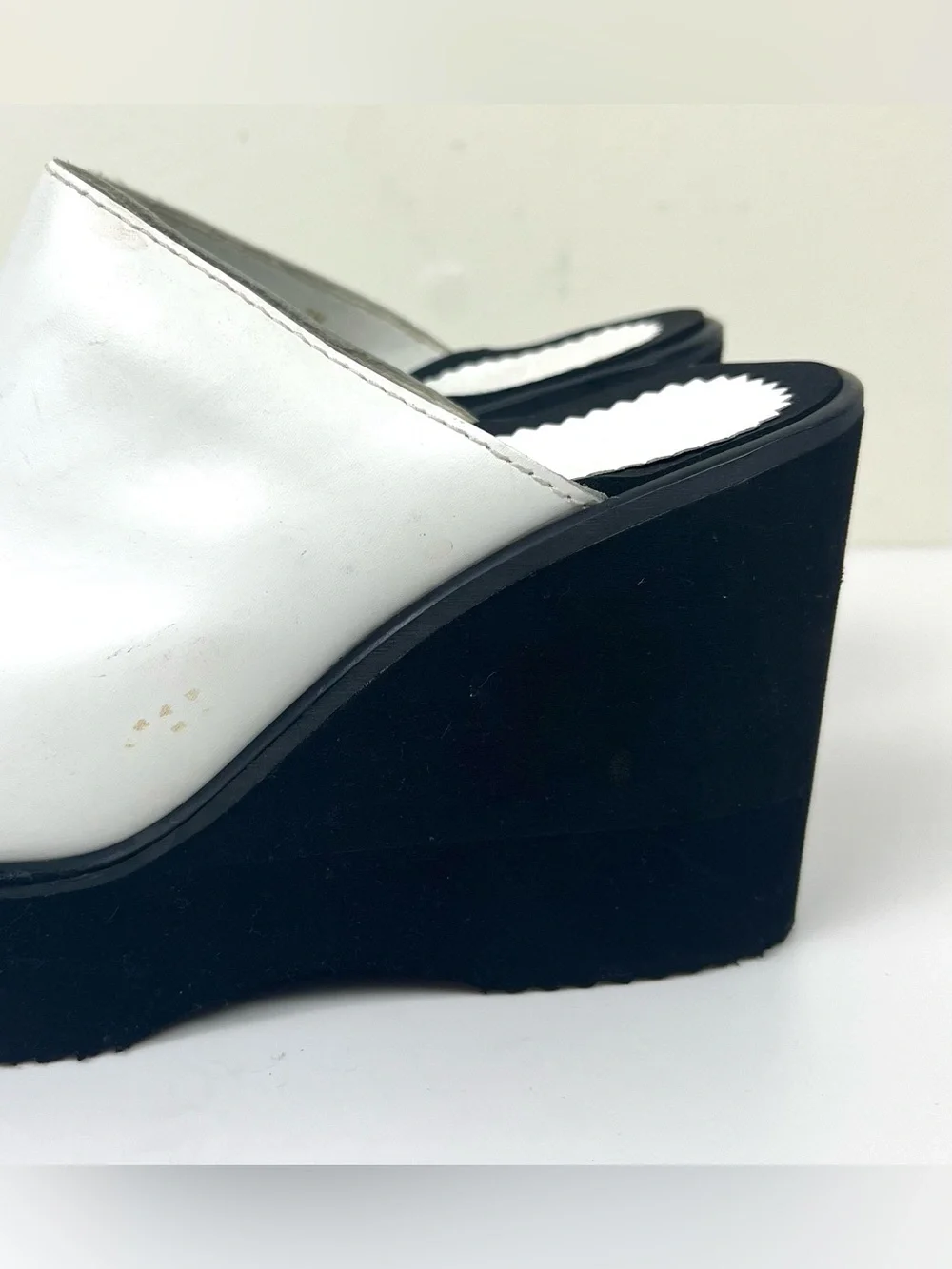 Vintage Y2K Bongo Platform Wedge